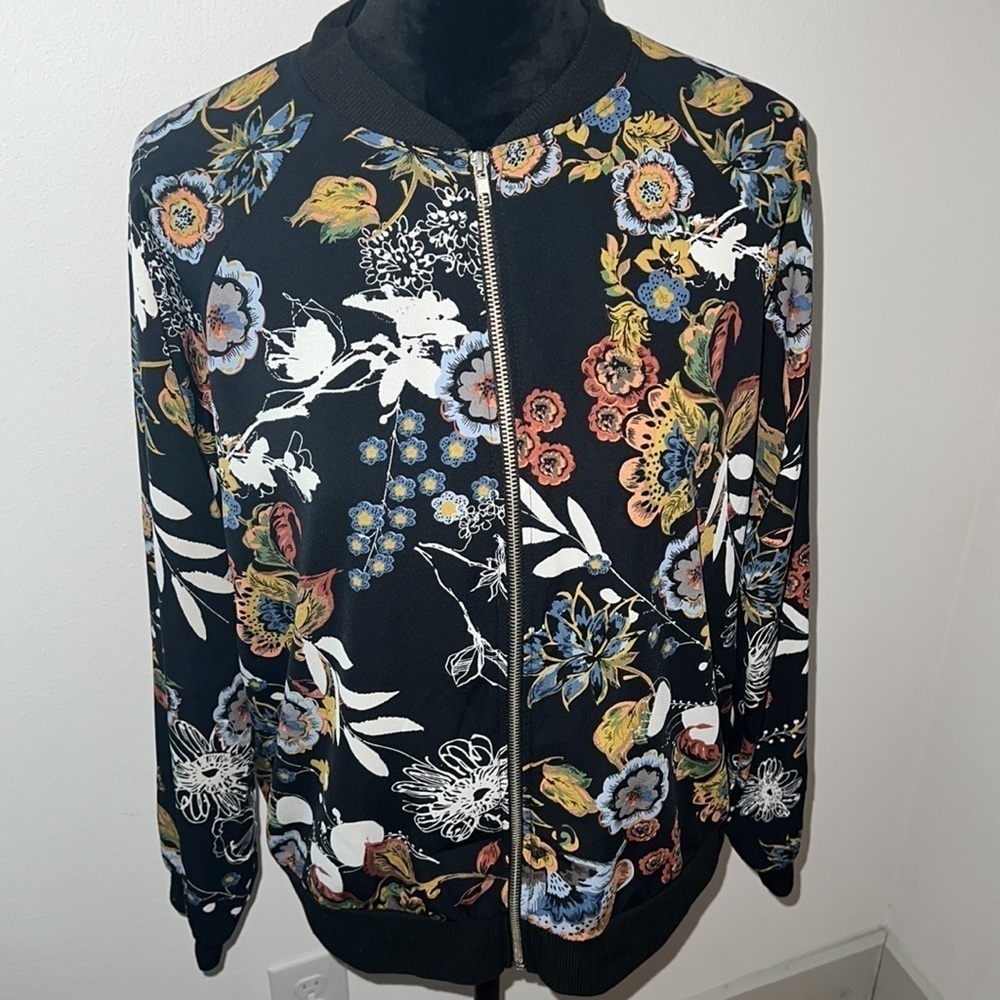 West Kei Sz L zip up bomber light jacket top blouse long sleeves floral print